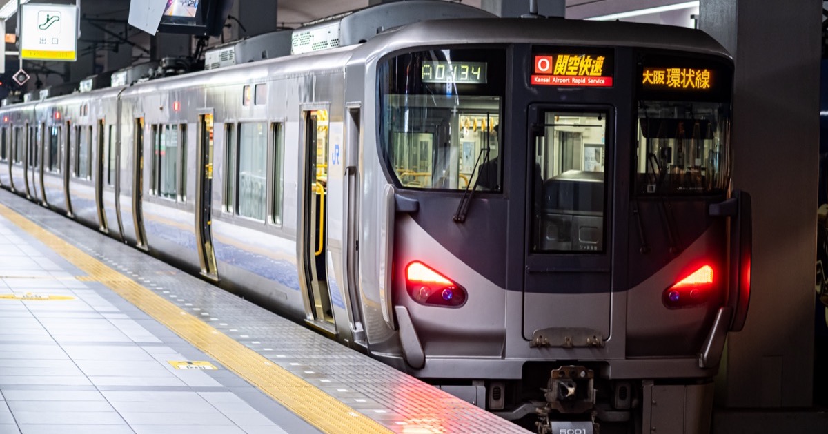 A JR Osaka Loop Line train at the platform